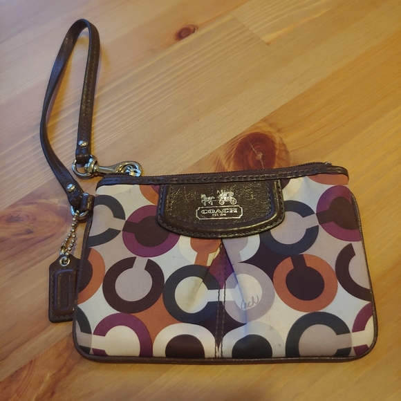 Coach Handbags - Coach Wristlet